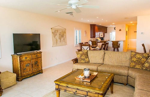 Butler Beach Apartamento | Sea Haven Beachfront Oasis With Pool St Aug