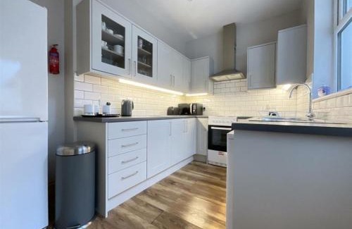 Scarborough Casa | Sea La Vie - 6 St Marys Walk - 2 Bed Cottage Old Town Scarborough