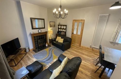 Scarborough Casa | Sea La Vie - 6 St Marys Walk - 2 Bed Cottage Old Town Scarborough