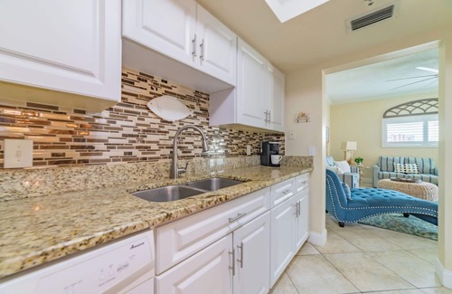 Redington Shores Condominio | Sea La Vie at San Remo