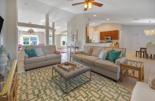 Port Charlotte Casa | Sea La Vie "Boujee" Upscale Style 4 BDR Pool House Near Gulf Beaches and Golfing