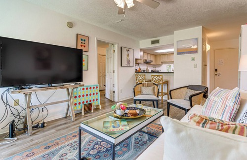 Villa Sabine Condominio | ‘Sea La Vie’ Condo: Pensacola Beach Access!