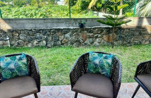 Calodyne Casa | Sea La Vie Villa Amaillys Grand Gaube 5 minutes walk to the beach & amenities