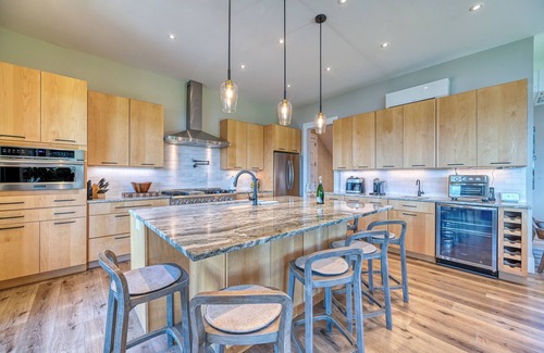 Hampstead Casa | Sea La Vie: Waterfront 4BR Luxury Home for Nature Lovers w/ Private Boat Dock