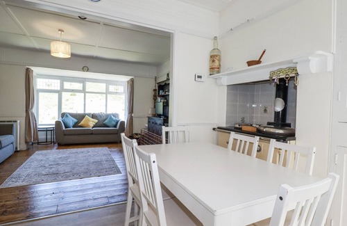 Trebarwith Strand Casa | SEA LEDGE, pet friendly, country holiday cottage in Tintagel