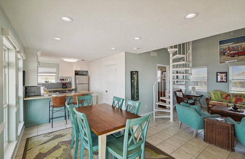 Bermuda Beach Casa | Sea Loft | Newly Renovated, Beachfront!