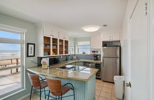 Bermuda Beach Casa | Sea Loft | Newly Renovated, Beachfront!