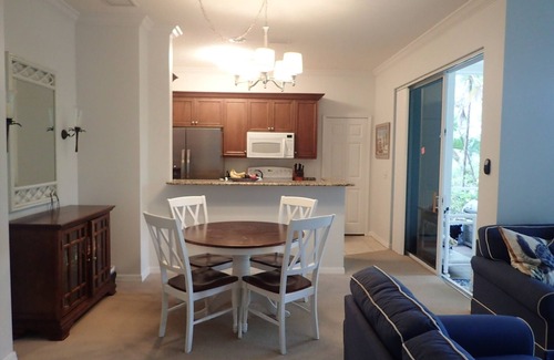 Wabasso Beach Condominio | Sea Oaks Beach and Tennis Club 2 Br. Garden level Condo