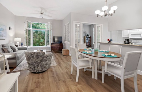 Wabasso Beach Condominio | Sea Oaks Tennis Villa near beach, pools, pickleball and tennis courts!!