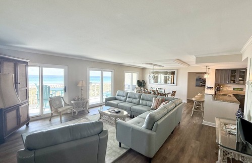 Navarre Beach Condominio | Sea Oats 4 Bedroom Condo by RedAwning