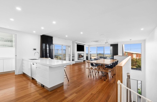 Ocean Grove Apartamento | Sea Panorama on The Parade with pool