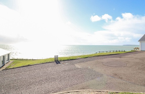Clonakilty Cabaña | Sea's The Dream