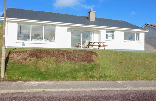 Clonakilty Cabaña | Sea's The Dream