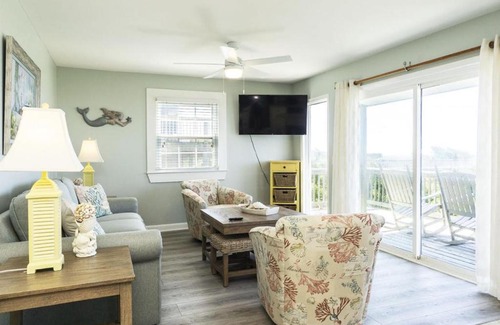 Caswell Beach Casa | Sea Salt by Oak Island Accommodations