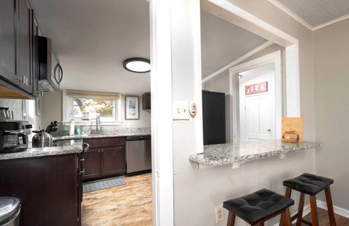 Delaware Beaches Casa | "Sea Shanty" Charming 3-bedroom cottage in Broadkill Beach, WiFi, Steps to Beach
