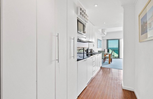 Mandurah Apartamento | Sea Side 211 - Spacious modern apartment with water views perfect for couples