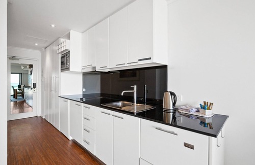 Mandurah Apartamento | Sea Side 211 - Spacious modern apartment with water views perfect for couples