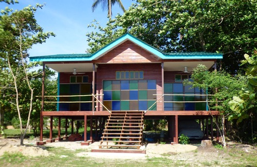 Air Hangat Casa | Sea Side Beach House