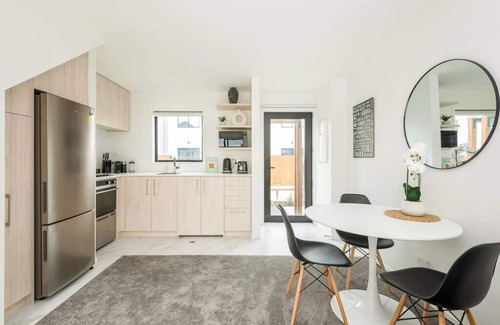 New Brighton Casa | Sea Side Paradise - Beach Across