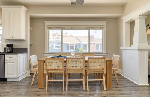 West Newport Casa | Sea Sight by AvantStay | Walk to Newport Beach