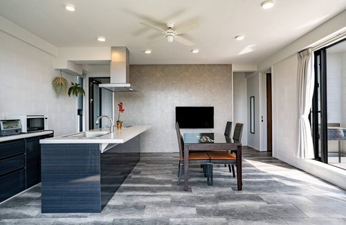 Maeganeku Casa | Sea Space Road