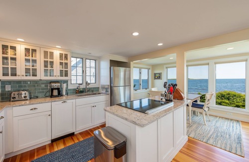 Mid-Coast and Islands Casa | Sea Spray - Beautiful 2BR, 1BA cottage with expansive views of Casco Bay