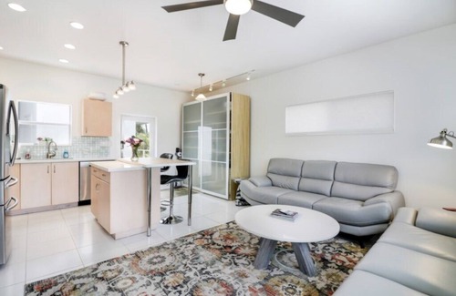 East Fort Lauderdale Hotel | Sea Spray Inn