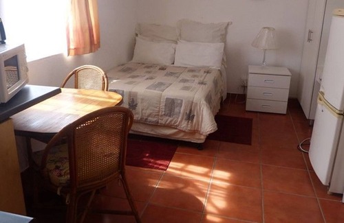 Margate Beach Apartamento | Sea Spray - Private Studio Apartment with swimming pool