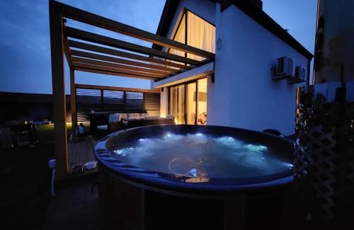 Bialogora Casa | Sea & Sun
