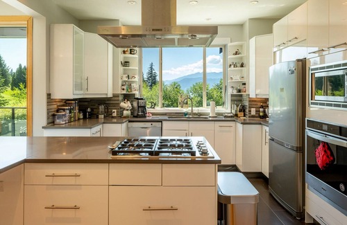 Furry Creek Chalet De Esquí | Sea to Sky Chalet