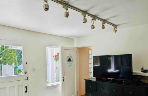 West Vancouver Apartamento | Sea to Sky Cottage