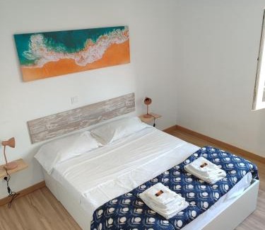 La Línea de la Concepción Apartamento | Sea View Apartment - 5 Min Walk to Gibraltar