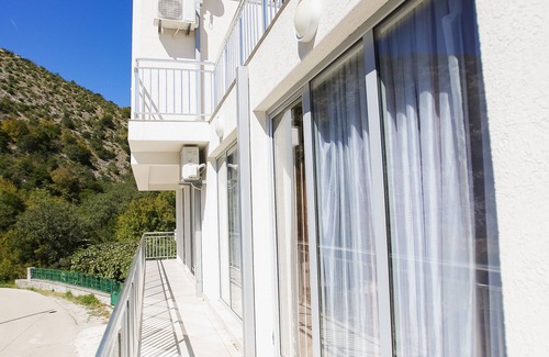 Kaluđerac Apartamento | Apartamento asequible con vista al mar para hasta 6 personas