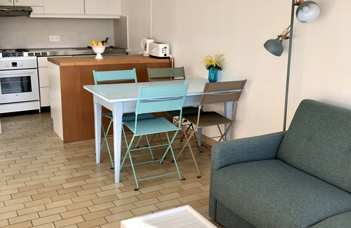 Trevou-Treguignec Apartamento | Sea view apartment, Pink Granite Coast