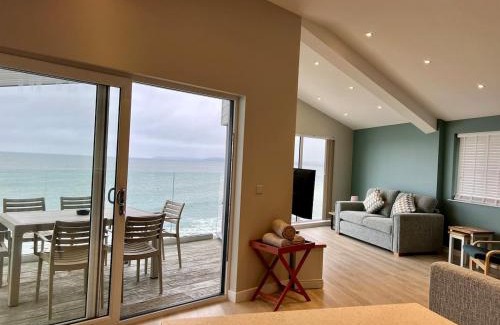 Westleigh Apartamento | Sea View Apartment 74, Luxury 3 bed, Golden Bay Holiday Village