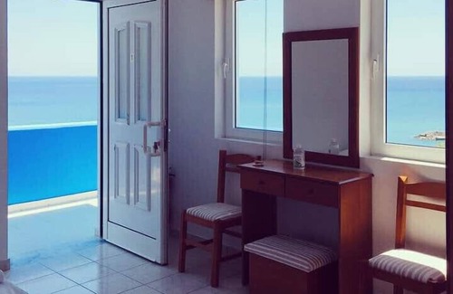 Kastri Apartamento | Apartamentos con vistas al mar en el corazón del pueblo pesquero de Kastri / Keratokampos