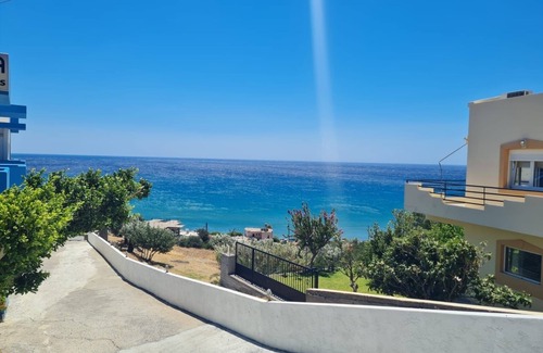 Kastri Apartamento | Apartamentos con vistas al mar en el corazón del pueblo pesquero de Kastri / Keratokampos