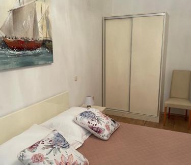 Island Hvar Apartamento | Sea view apartment near the beach S2-Jelsa center
