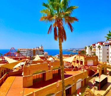 Costa Adeje Apartamento | SEA-VIEW APARTMENT WITH a TENNIS COURT