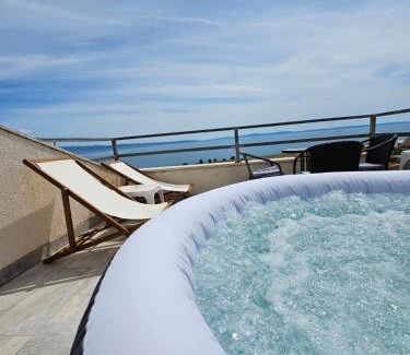 Znjan Apartamento | Sea view apartment with terrace near the beach