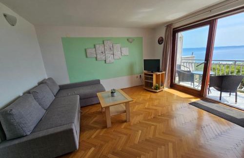 Znjan Apartamento | Sea view apartment with terrace near the beach