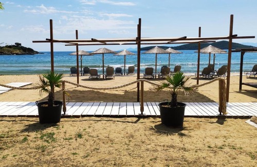Nea Peramos Apartamento | Sea View Apartments Nikos