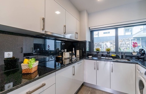 Gaula Apartamento | Sea View Balcony by Madeira Sun Travel