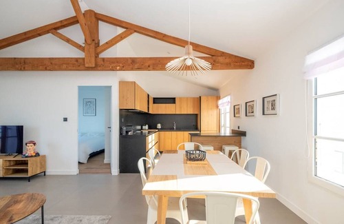 La Flotte Apartamento | Sea view brand new appartment in the center of la Flotte