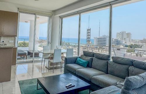 Larnaca Apartamento | Sea View City Beach Apartment