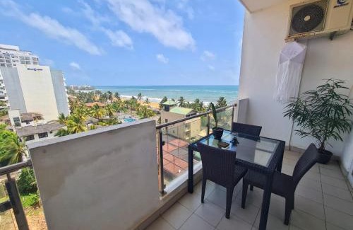 Mount Lavinia Apartamento | Sea View Condo by Ceylon Spaces