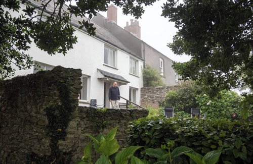 East Prawle Cabaña | Sea View Cottage, 10 mins walk to the beach, no WiFi or phone signal!