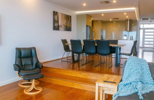 West Beach Casa | Sea View / Family / Beach Access / 4 Bed / 3 Bath