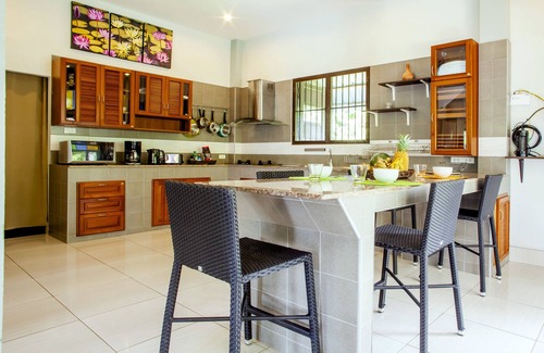 Nong Thale Villa | Vista al mar de 4 a 6 personas a 150 metros de la playa vista mar arriba.