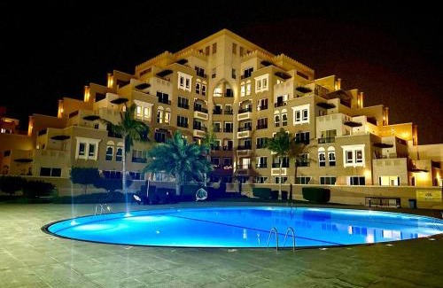 Bab Al Bahr Apartamento | Sea View Getaway Relaxing Balcony & All the Comforts of Home at Marjan Island in RAK
